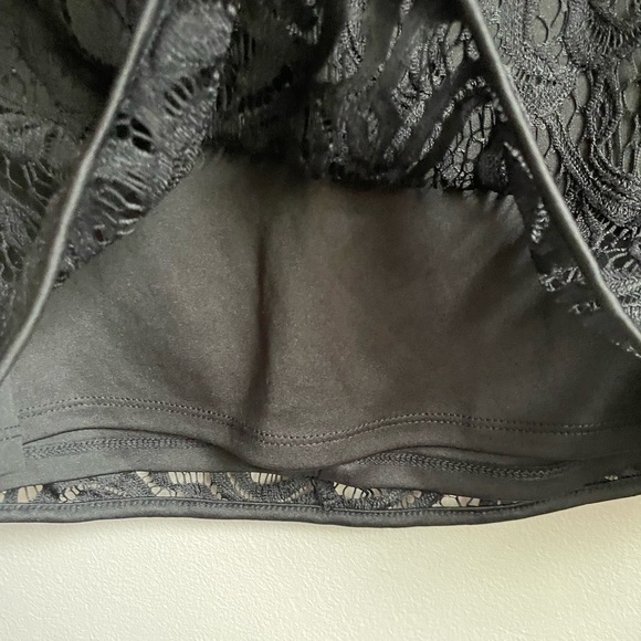 Black Adrianna Papell lace blouse NWT. Size small. - Picture 4 of 9